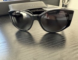 Auction Nové dámské sluneční brýle CHANEL 5411 image