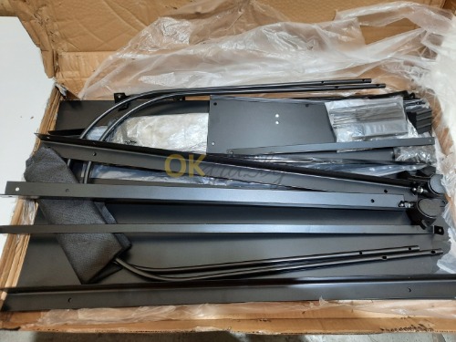 Auction VOUNOT zvýšený zahradní záhon, mobilní kovový   květináč s kolečky a spodní policí na zeleninu, rostliny a květiny. image