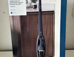 Auction Tyčový vysavač Electrolux WQ61-46DB image