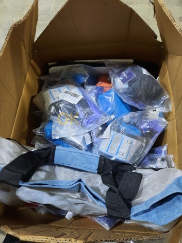 Auction Mix plážových batohů a tašek - celkem cca 55 kusů image