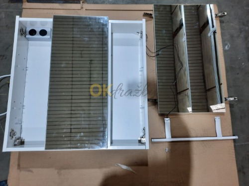 Auction Nástěnná skříňka se zrcadlem do koupelny image