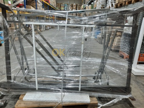 Auction Soubor různých věšáků viz foto (vhodné do obchodu) image