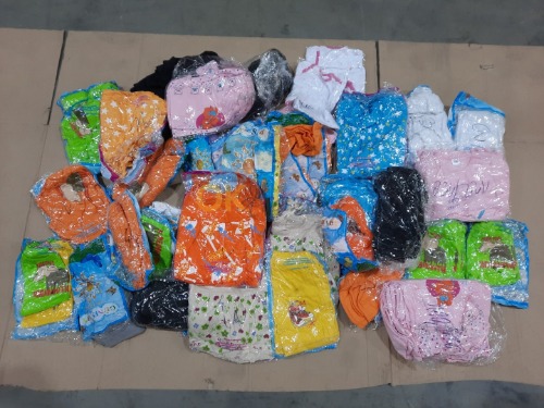 Auction Mix dětského oblečení – přibližně 48 kusů image