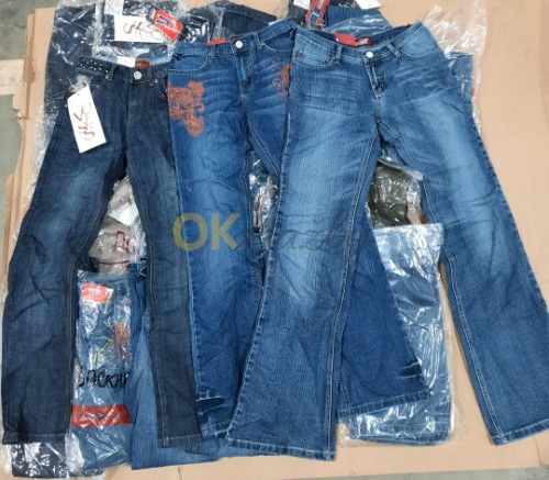 Auction Mix džín Voess a Dockhouse - 23 kusů image