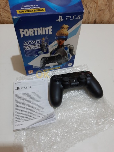 Auction Sony DualShock 4 V2 + Fortnite 500 V Bucks image