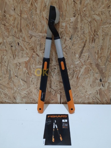 Auction FISKARS dvouruční nůžkový zahradní střih na větve, 91 cm, model L86 image