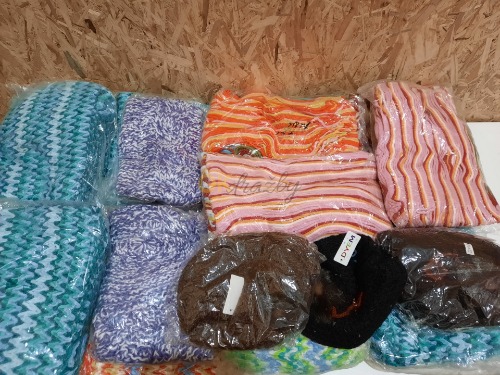 Auction Mix různých šál a sad šál s čepicí, celkem 71ks image