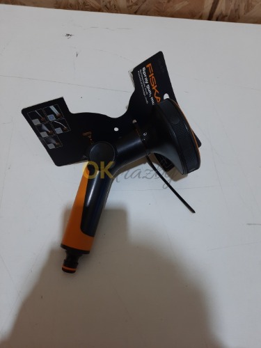 Auction Stříkací pistole 2 ks - Fiskars a Gardena viz foto image