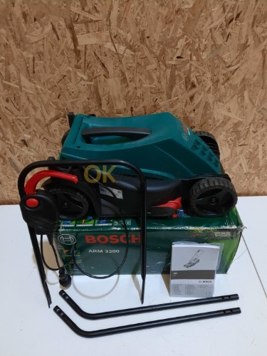 Auction BOSCH Elektrická sekačka na trávu ARM 3200 32 cm 1200 W rotak 3 600 HA6 008 image