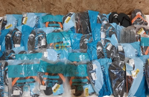 Auction 30 párů pantoflí / žabek viz foto image