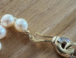 Auction Perlový náhrdelník, zavírání 14k zlato s 8 diamanty, celková délka ca 50cm image